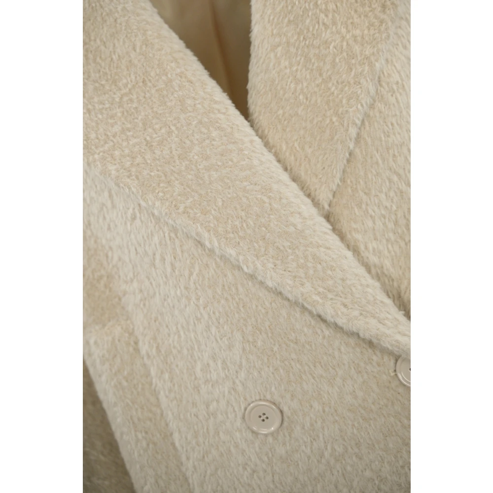 Max Mara Studio Dubbelbreasted Alpaca en Wollen Jas Beige Dames