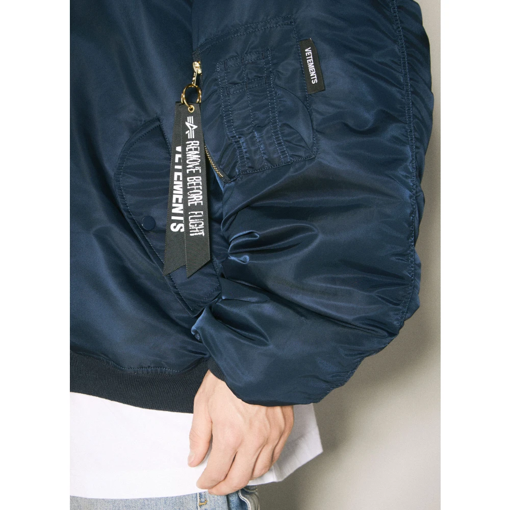 Vetements Omkeerbare capuchonbomberjas met ribboorden Black Heren