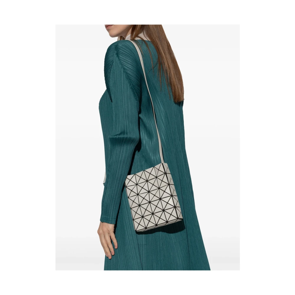 Issey Miyake Grijze Schoudertas met Magnetische Sluiting White Dames