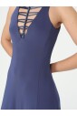 robe-maxi-bleue-avec-col-en-dentelle