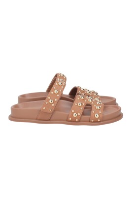 brown-leather-sandals-with-borchia-design