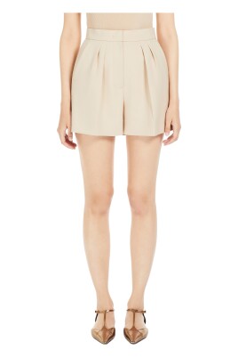 beige-pleated-wool-shorts