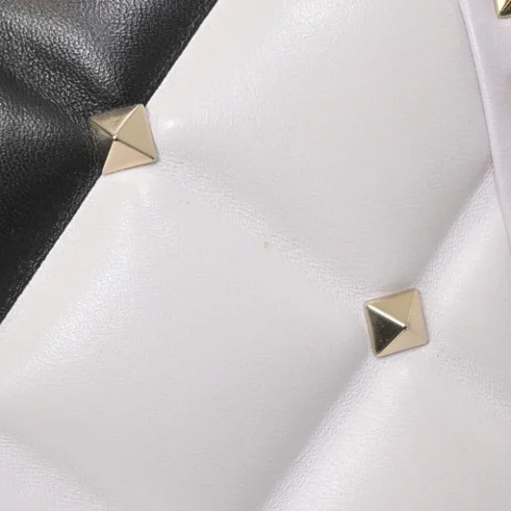 Valentino Vintage Pre-owned Leather shoulder-bags Black Dames