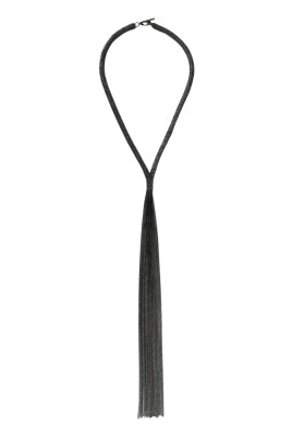 collier-a-pompon-en-gris