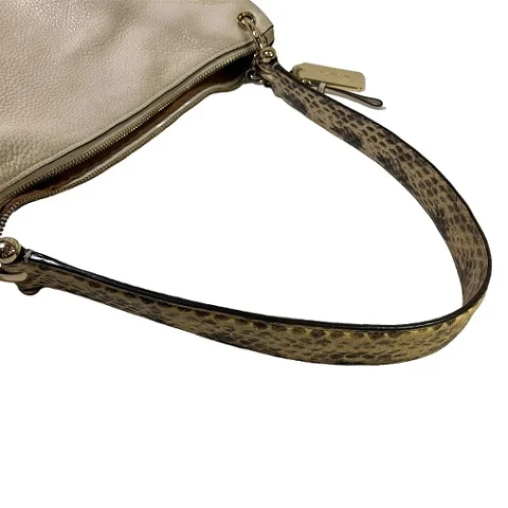 Coach Pre-owned Fabric shoulder-bags Beige Dames