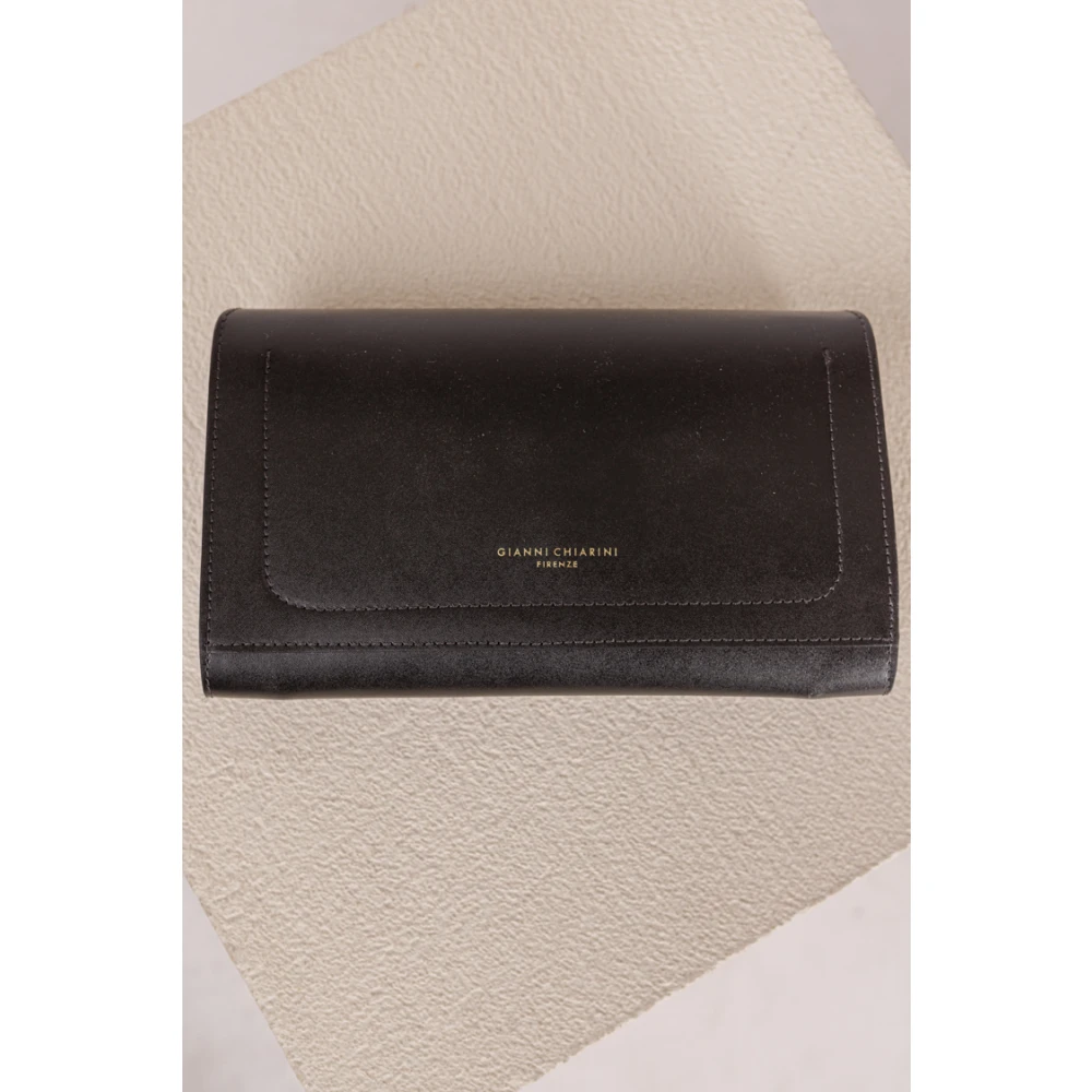 Gianni Chiarini Zwarte leren schoudertas met gouden details Black Dames