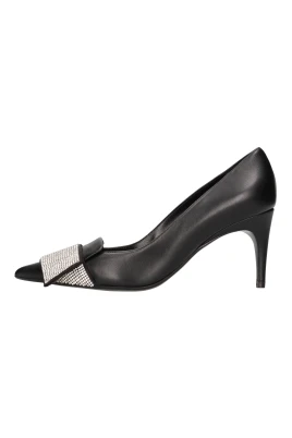 Pumps i läder och strass