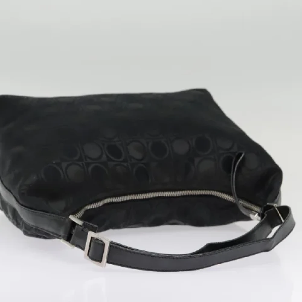 Salvatore Ferragamo Pre-owned Nylon handbags Black Dames