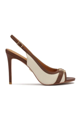 Bruna och beige läder- och tygsandaler.Denna produkt är liten i storleken.