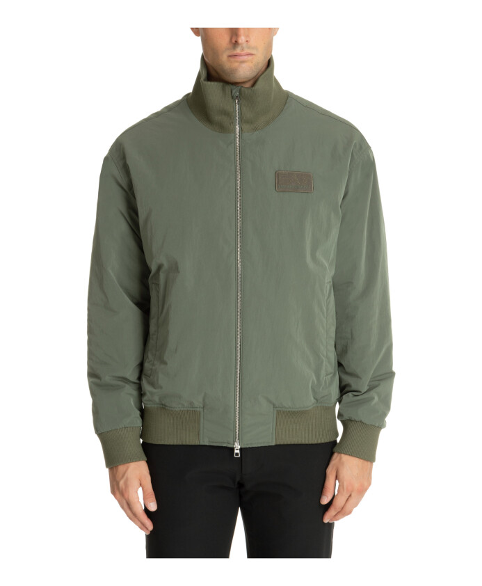 zip-closure-plain-logo-pockets-jacket