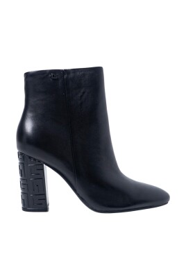 black-leather-ankle-boots-with-block-heel