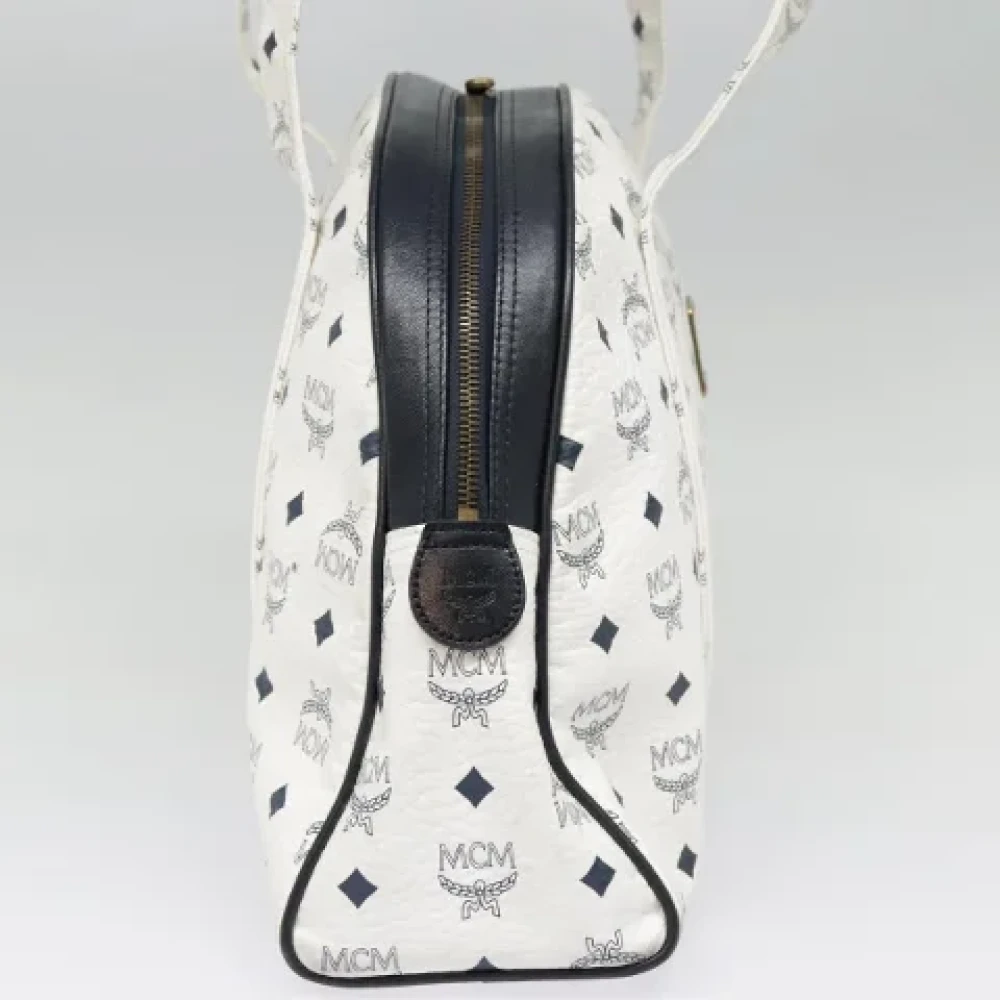MCM Pre-owned Canvas shoulder-bags White Dames
