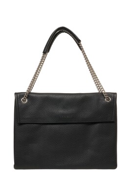 elegant-shoulder-bag-with-chain-strap