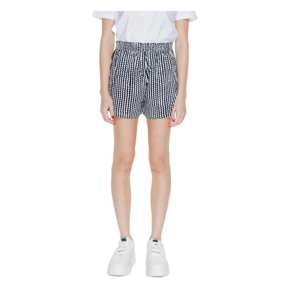 Only Women's Black Life Vis Aop Shorts Collection Spring/Summer