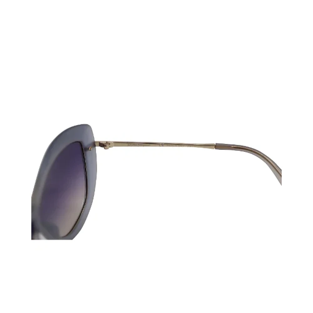 Salvatore Ferragamo Pre-owned Metal sunglasses Gray Dames