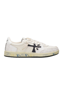 sneakers-blanches-en-cuir-avec-details-craqueles