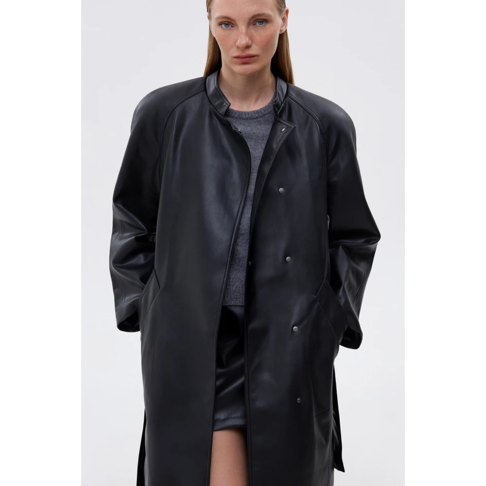 Estro Lange imitatieleren jas voor dames in het zwart Black Dames