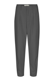 Pantaloni affusolati slim fit