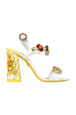 elegant-blomstret-blokhael-sandaler
