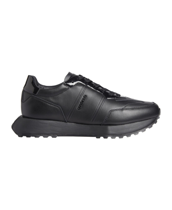 baskets-triple-noir-a-lacets