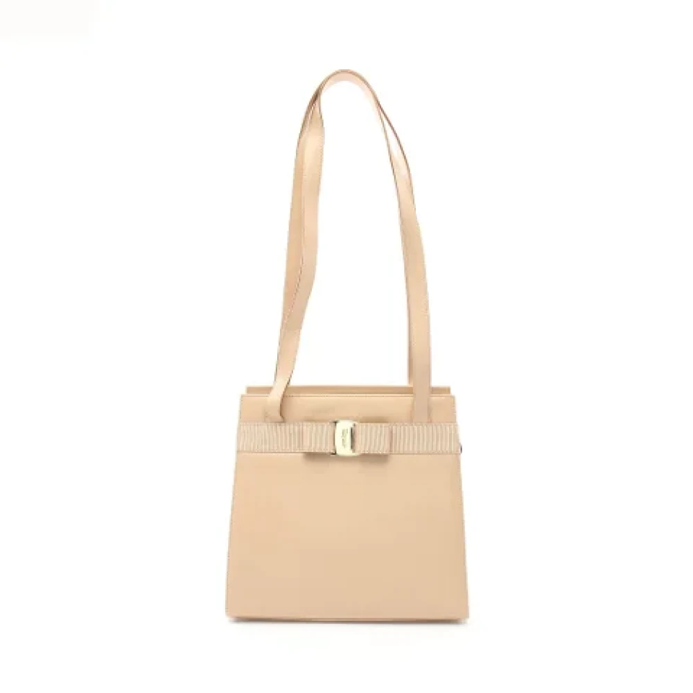 Salvatore Ferragamo Pre-owned Leather shoulder-bags Beige Dames