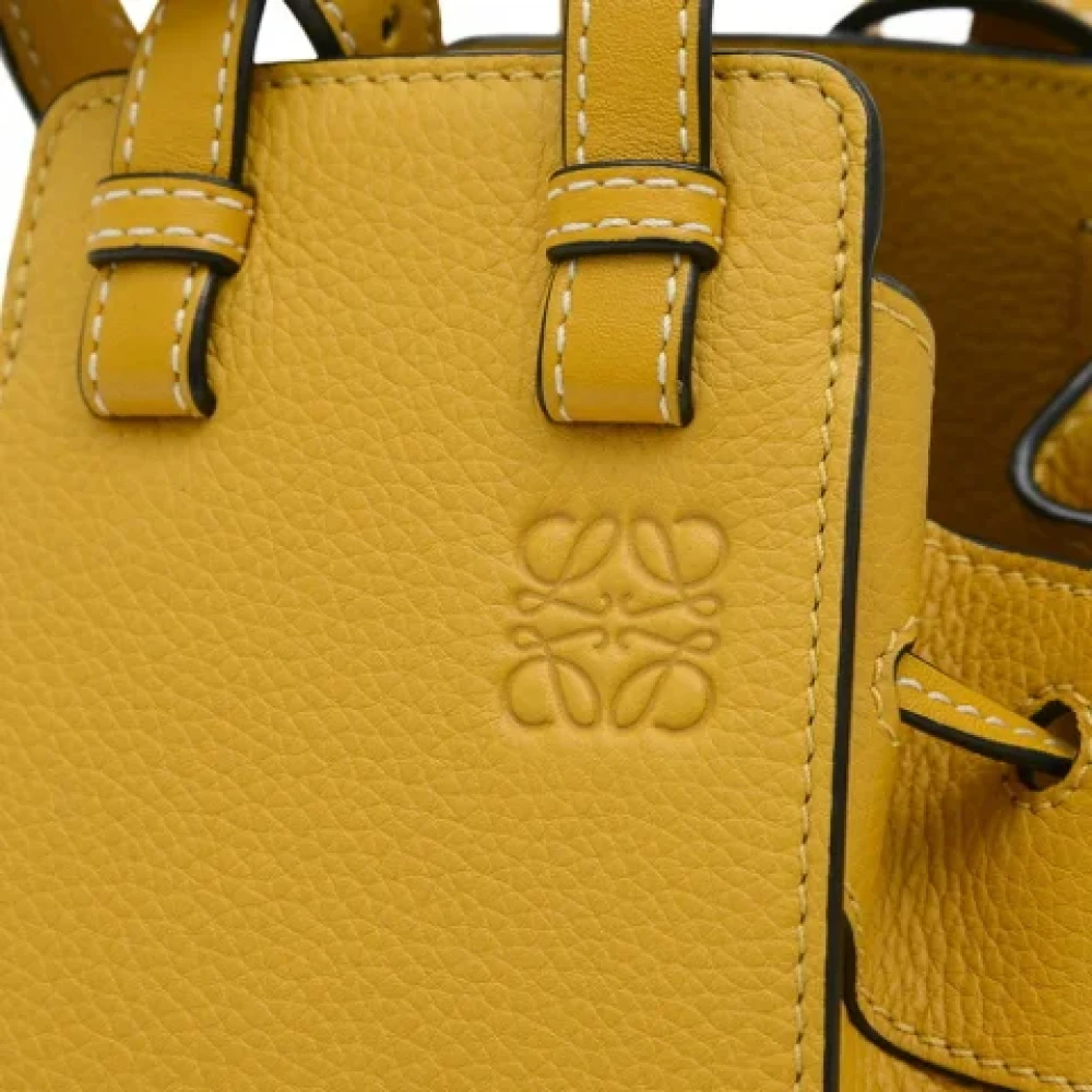 Loewe Pre-owned Leather shoulder-bags Yellow Dames