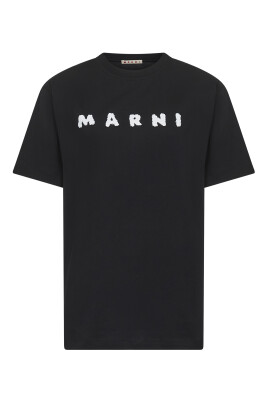 black-t-shirts-and-polos