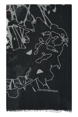 chic-printed-scarf-with-frayed-edges