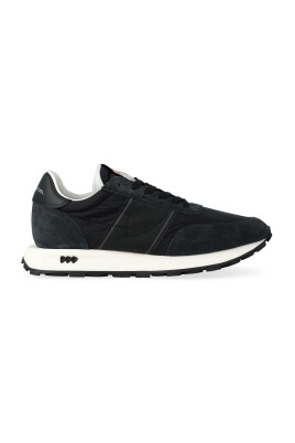 homme-tour-sneakers-bas