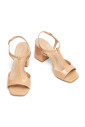 sandale-moderne-a-bride-en-t
