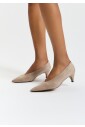 curve-pumps-beige
