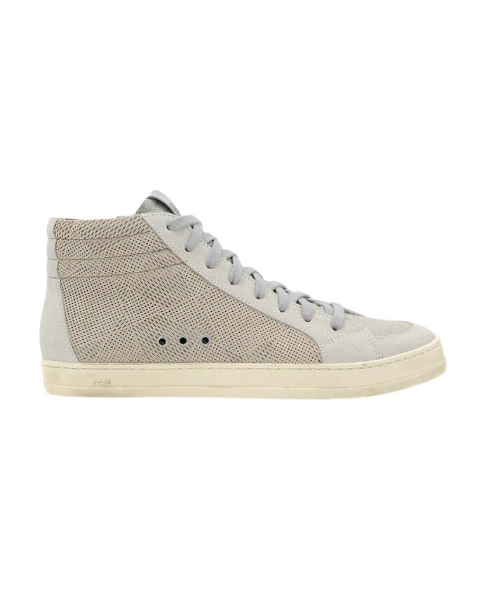 sneakers-en-daim-decoupe-au-laser