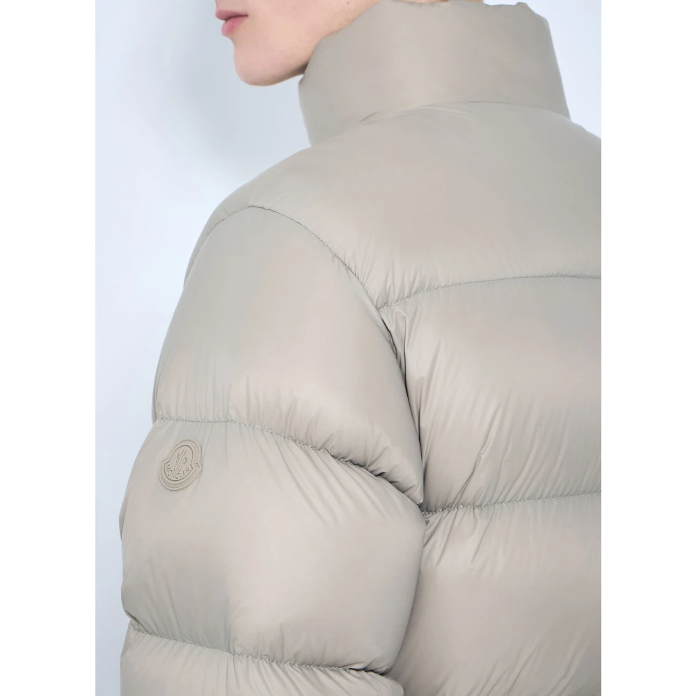 Moncler Gewatteerd donsjack met logopatch Beige Heren