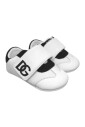 chaussures-plates-blanches-avec-details-en-mesh