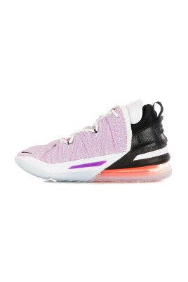 chlorine-blue-basketball-shoe-with-air-pockets