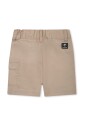 shorts-casual-beige-avec-passants-pour-ceinture