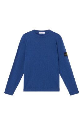 pulls-bleus-avec-encolure-plate
