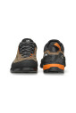 bruine-sneakers-met-gore-tex-membraan