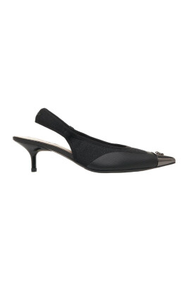 heeled-pointed-logo-pumps