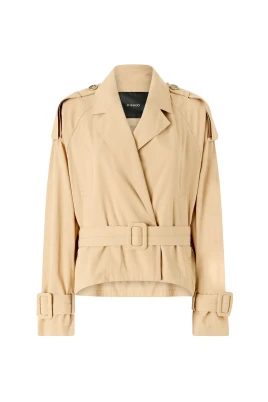 Tanya Trenchcoat