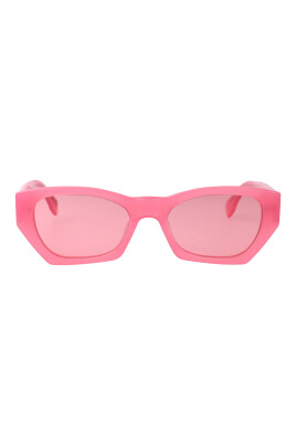stylish-sunglasses-for-a-sunny-day