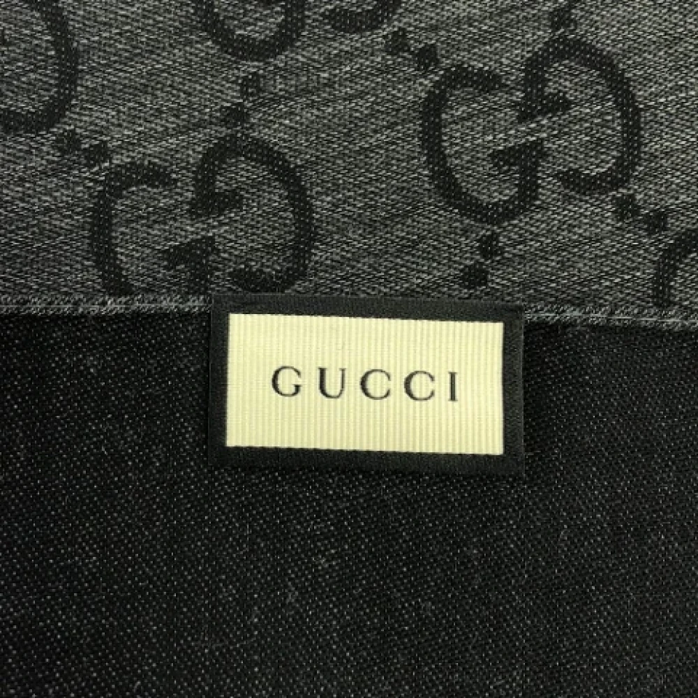 Gucci Vintage Pre-owned Wool scarves Gray Dames