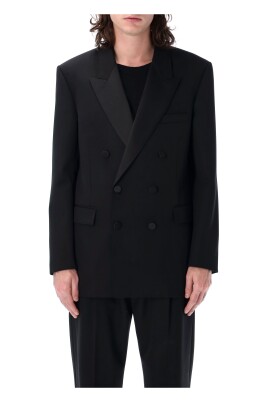 black-tuxedo-jacket-peaked-lapel