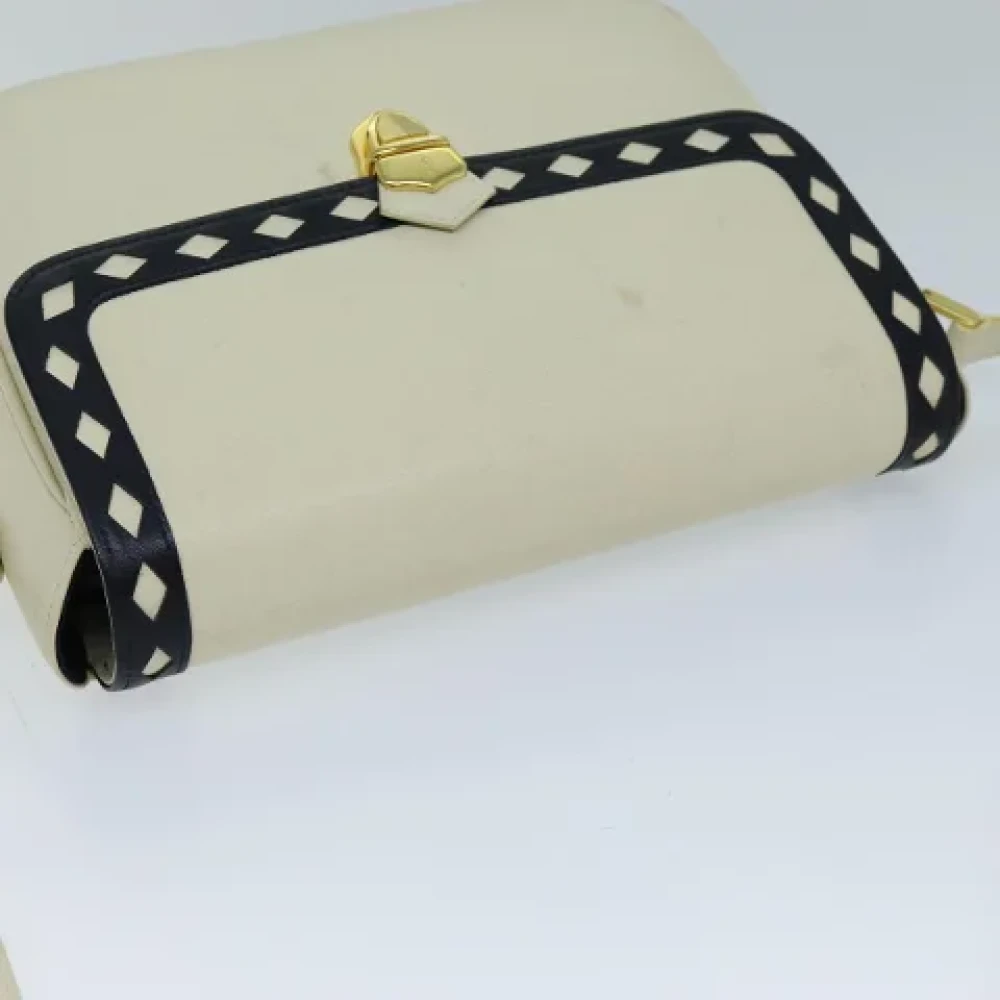 Yves Saint Laurent Vintage Pre-owned Leather shoulder-bags Beige Dames