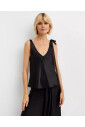 top-noir-en-soie-a-col-v