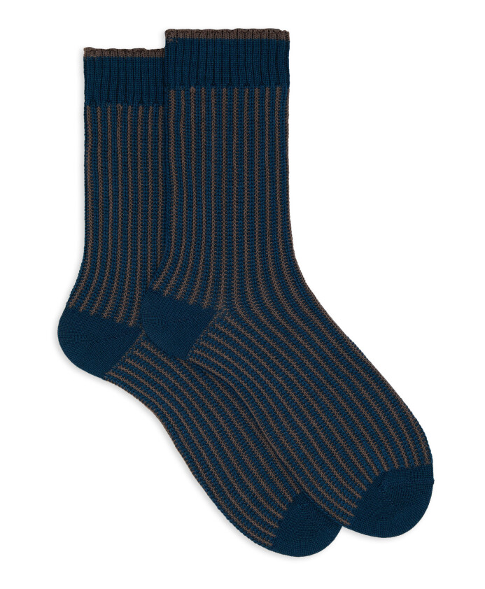 unisexe-court-vert-et-chaussettes-a-rayures-verticales