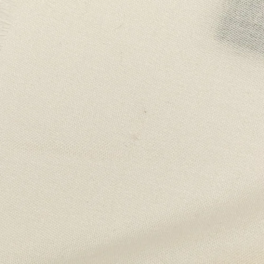 Gucci Vintage Pre-owned Wool scarves White Dames