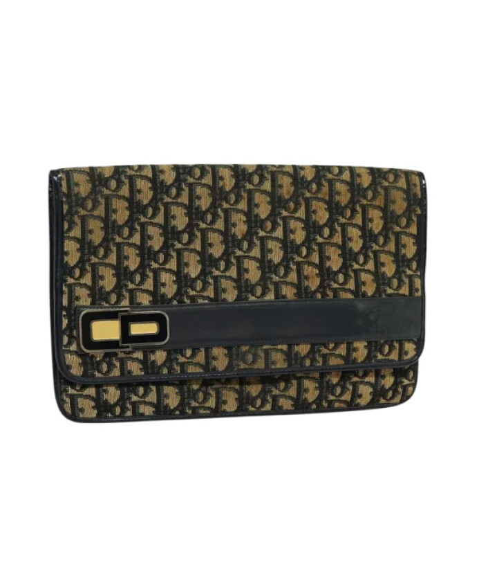 pre-owned-toile-pochettes-minaudieres