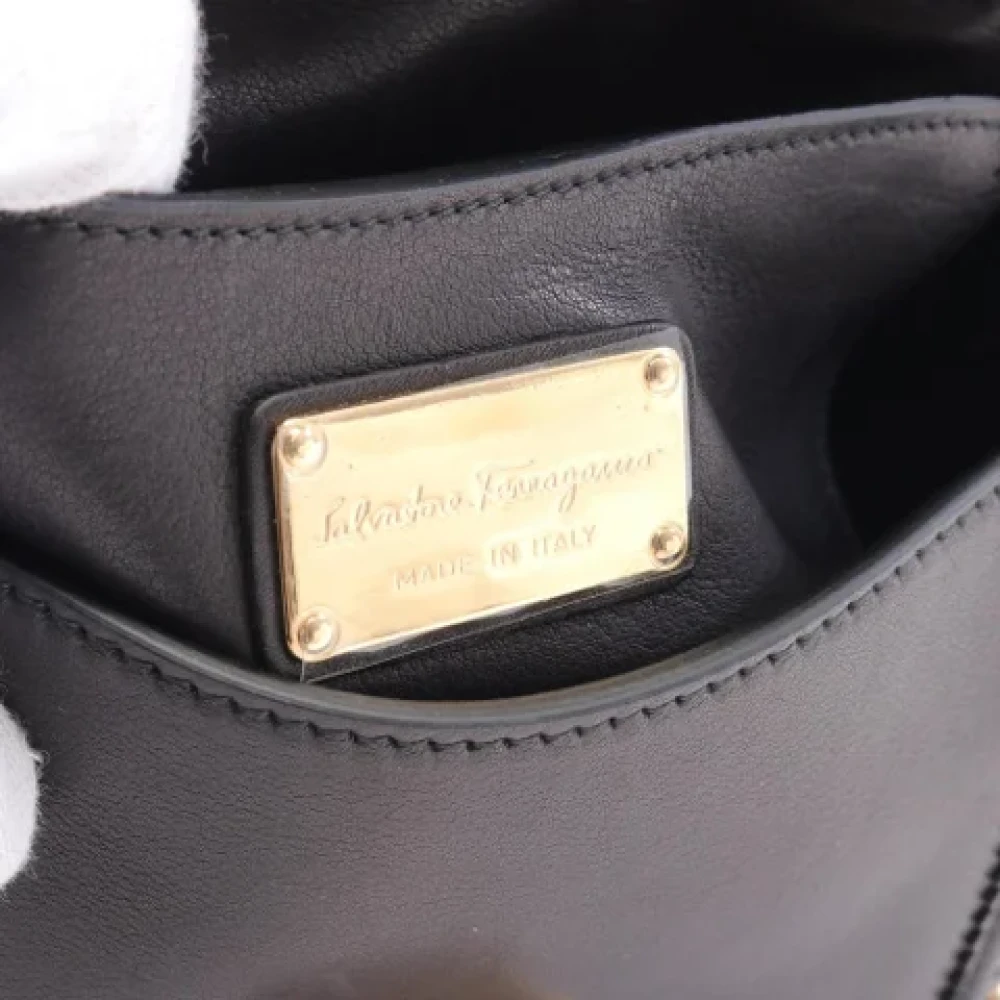 Salvatore Ferragamo Pre-owned Leather handbags Black Dames
