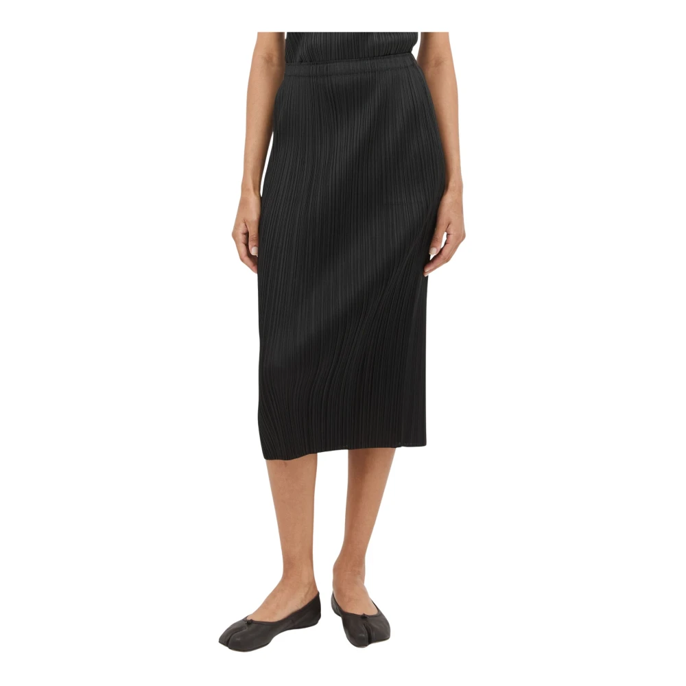 Issey Miyake Elegant Plisserad Midi Kjol Black, Dam